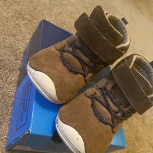 Stride rite sneakers size 6